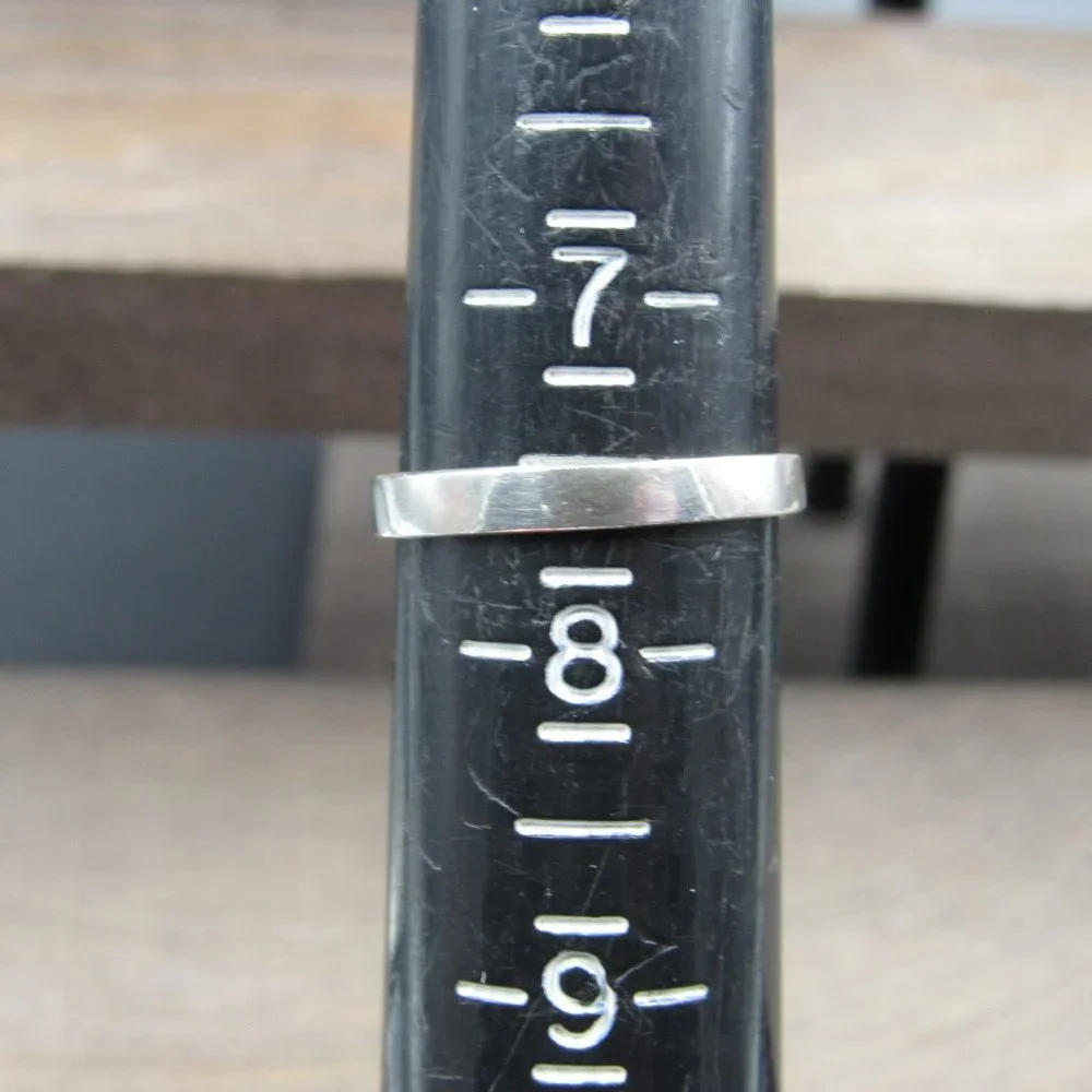 Size 7.5 Sterling Silver Marcasite Squirrel Band Ring - Picture 4 of 6